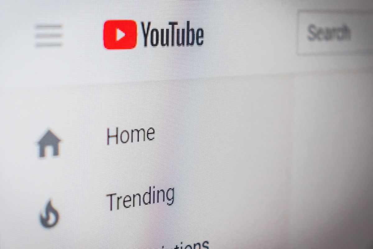 Leveraging AI for Enhanced Video Advertising on YouTube: A Guide for Business Professionals
